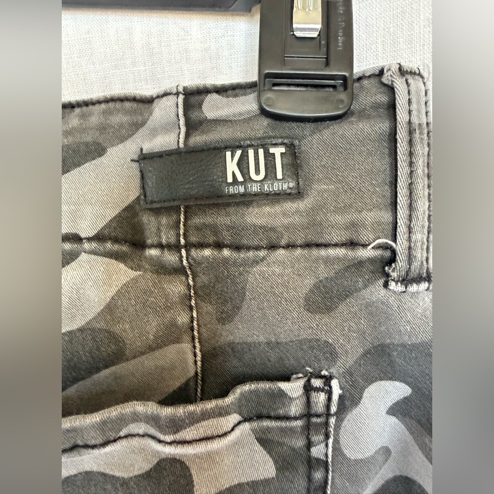 Kut from the Kloth Reese Ankle Zip Camo Jeans Women’s Size 6 Stretch Denim - Picture 6 of 8